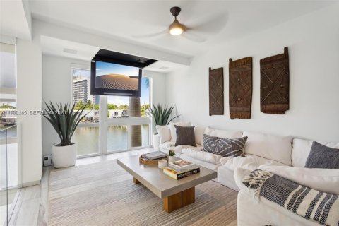 Touwnhouse à louer à Miami Beach, Floride: 3 chambres, 227.98 m2 № 2063020 - photo 12