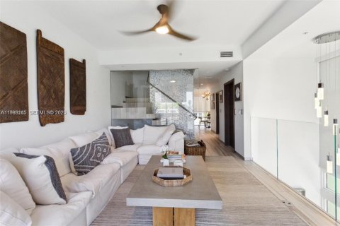 Touwnhouse à louer à Miami Beach, Floride: 3 chambres, 227.98 m2 № 2063020 - photo 11