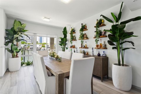 Touwnhouse à louer à Miami Beach, Floride: 3 chambres, 227.98 m2 № 2063020 - photo 6