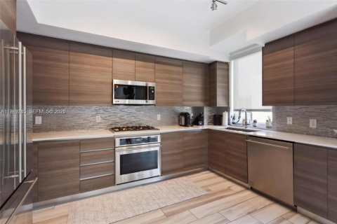 Touwnhouse à louer à Miami Beach, Floride: 3 chambres, 227.98 m2 № 2063020 - photo 13