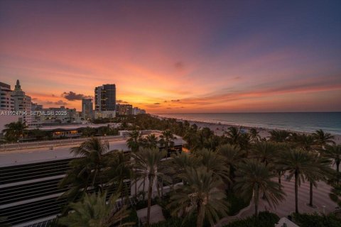 Condominio en venta en Miami Beach, Florida, 4 dormitorios, 238.29 m2 № 1983495 - foto 7
