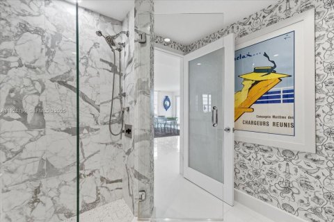 Condominio en venta en Miami Beach, Florida, 4 dormitorios, 238.29 m2 № 1983495 - foto 22