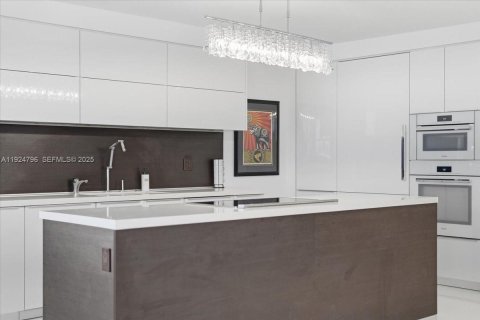 Condominio en venta en Miami Beach, Florida, 4 dormitorios, 238.29 m2 № 1983495 - foto 10
