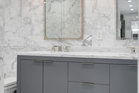 Condominio en venta en Miami Beach, Florida, 4 dormitorios, 238.29 m2 № 1983495 - foto 28