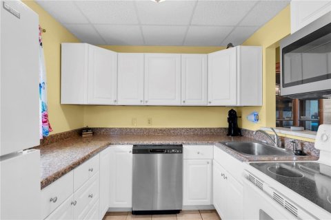 Condo in Largo, Florida, 2 bedrooms  № 1898507 - photo 9