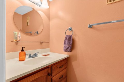 Condo in Largo, Florida, 2 bedrooms  № 1898507 - photo 19