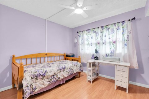 Condo in Largo, Florida, 2 bedrooms  № 1898507 - photo 17
