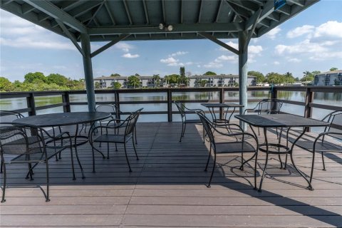 Condo in Largo, Florida, 2 bedrooms  № 1898507 - photo 26