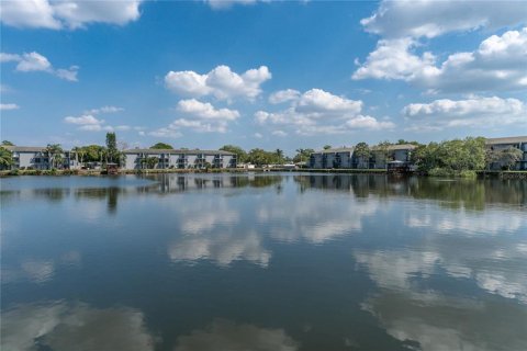 Condo in Largo, Florida, 2 bedrooms  № 1898507 - photo 27