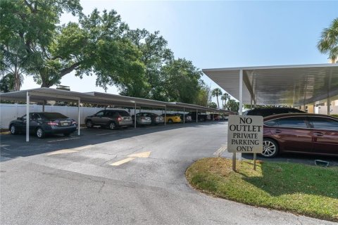 Condo in Largo, Florida, 2 bedrooms  № 1898507 - photo 29
