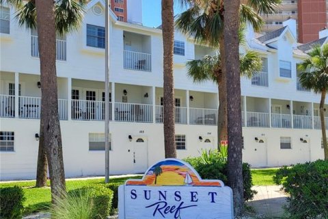 Condo in Redington Shores, Florida, 1 bedroom  № 1745549 - photo 3
