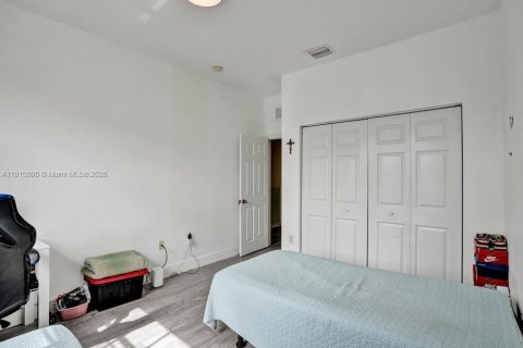 Touwnhouse à vendre à Miami, Floride: 3 chambres, 155.15 m2 № 1968064 - photo 24