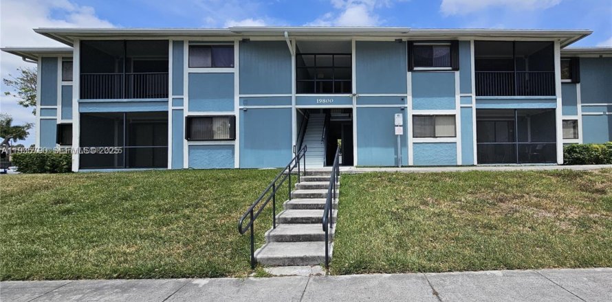 Apartment in Cutler Bay, Florida 2 bedrooms, 85.56 sq.m. № 1993990