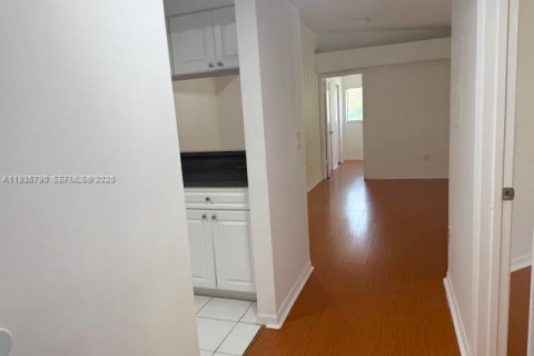 Apartment in Cutler Bay, Florida 2 bedrooms, 85.56 sq.m. № 1993990 - photo 18