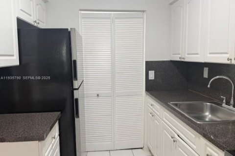 Apartment in Cutler Bay, Florida 2 bedrooms, 85.56 sq.m. № 1993990 - photo 3