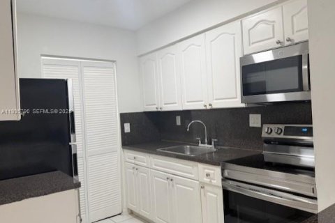 Apartment in Cutler Bay, Florida 2 bedrooms, 85.56 sq.m. № 1993990 - photo 10