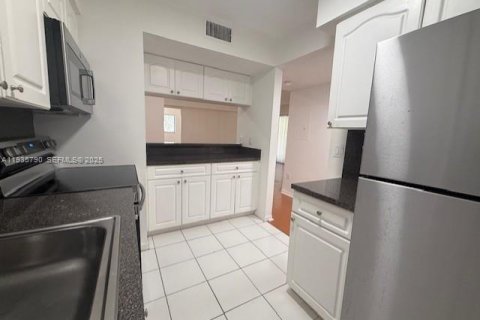 Apartment in Cutler Bay, Florida 2 bedrooms, 85.56 sq.m. № 1993990 - photo 14