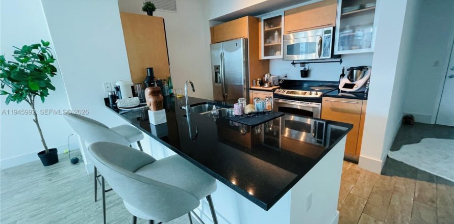 Кондоминиум с 2 спальнями в Майами, Флорида № 2003194