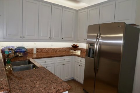 Adosado en alquiler en West Palm Beach, Florida, 2 dormitorios, 169.92 m2 № 1954371 - foto 10