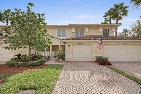 Adosado en alquiler en West Palm Beach, Florida, 2 dormitorios, 169.92 m2 № 1954371 - foto 1