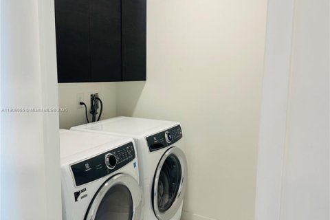 Купить кондоминиум в Майами, Флорида 2 спальни, 144.93м2, № 2012850 - фото 30