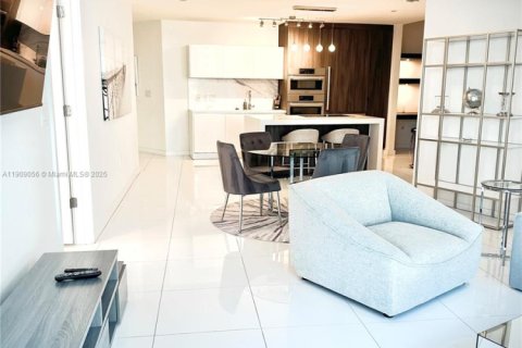 Купить кондоминиум в Майами, Флорида 2 спальни, 144.93м2, № 2012850 - фото 23