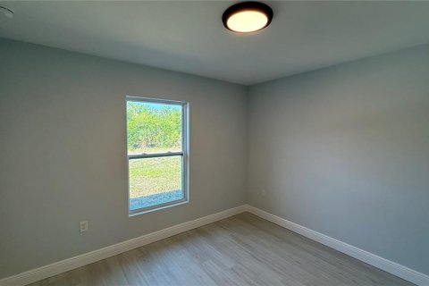 Villa ou maison à vendre à Port Charlotte, Floride: 4 chambres, 117.99 m2 № 1793322 - photo 4