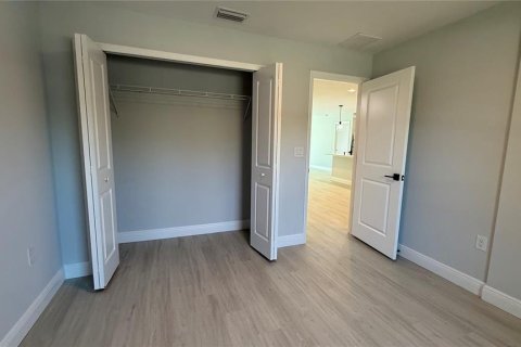 Villa ou maison à vendre à Port Charlotte, Floride: 4 chambres, 117.99 m2 № 1793322 - photo 5