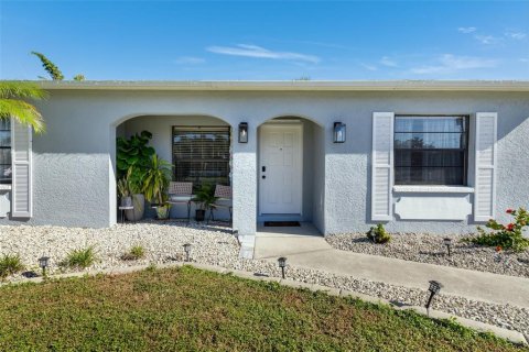 Villa ou maison à vendre à Punta Gorda, Floride: 4 chambres, 121.61 m2 № 2432756 - photo 3