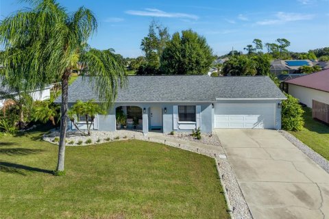 Villa ou maison à Punta Gorda, Floride 4 chambres, 121.61 m2 № 2432756
