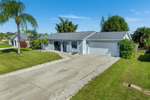 Villa ou maison à vendre à Punta Gorda, Floride: 4 chambres, 121.61 m2 № 2432756 - photo 5