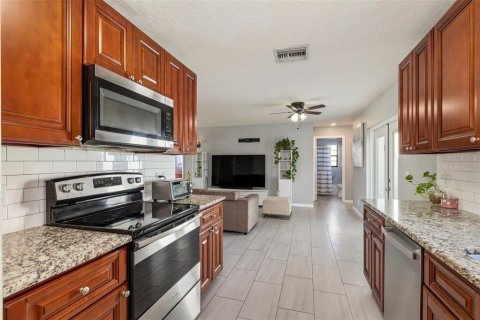 Villa ou maison à vendre à Punta Gorda, Floride: 4 chambres, 121.61 m2 № 2432756 - photo 13