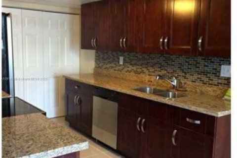 Condo in Davie, Florida, 3 bedrooms № 1969520 - photo 3