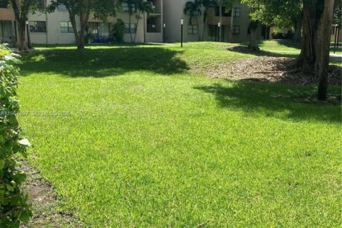 Copropriété à louer à Miami, Floride: 2 chambres, 80.45 m2 № 2029736 - photo 2