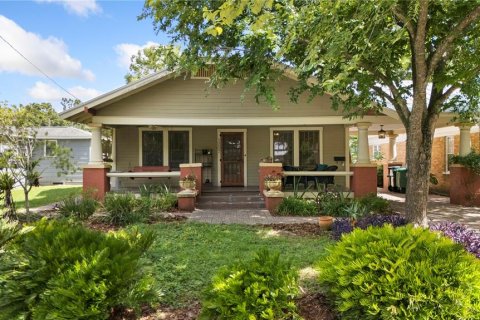 House in Tampa, Florida 3 bedrooms, 125.98 sq.m. № 1828450 - photo 1