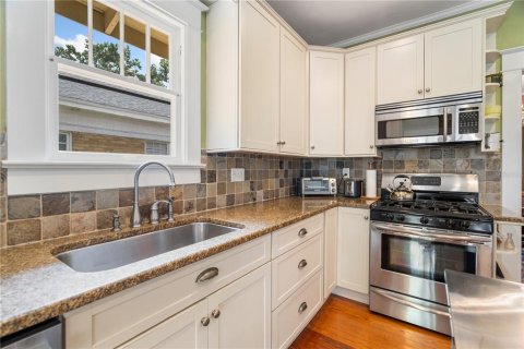 House in Tampa, Florida 3 bedrooms, 125.98 sq.m. № 1828450 - photo 22