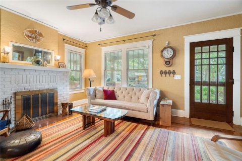 House in Tampa, Florida 3 bedrooms, 125.98 sq.m. № 1828450 - photo 9