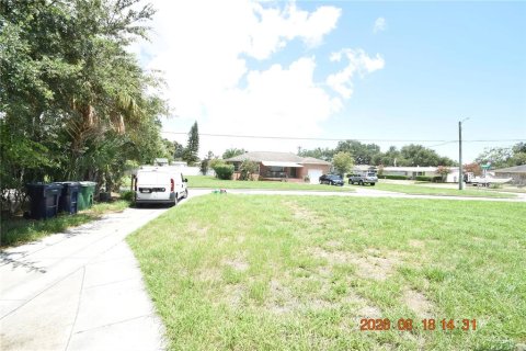 Villa ou maison à louer à Tampa, Floride: 4 chambres, 204.38 m2 № 2318529 - photo 3