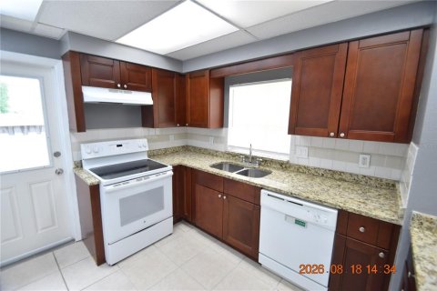 Villa ou maison à louer à Tampa, Floride: 4 chambres, 204.38 m2 № 2318529 - photo 21