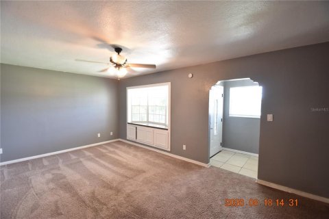 Villa ou maison à louer à Tampa, Floride: 4 chambres, 204.38 m2 № 2318529 - photo 8