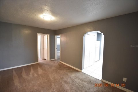 Villa ou maison à louer à Tampa, Floride: 4 chambres, 204.38 m2 № 2318529 - photo 9