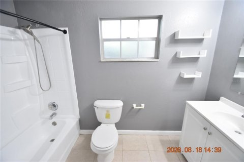 Villa ou maison à louer à Tampa, Floride: 4 chambres, 204.38 m2 № 2318529 - photo 28
