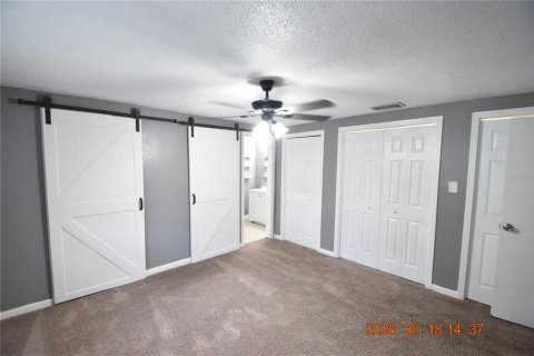Villa ou maison à louer à Tampa, Floride: 4 chambres, 204.38 m2 № 2318529 - photo 24
