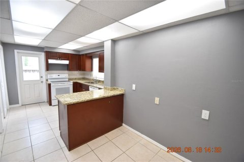 Villa ou maison à louer à Tampa, Floride: 4 chambres, 204.38 m2 № 2318529 - photo 13