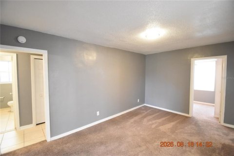 Villa ou maison à louer à Tampa, Floride: 4 chambres, 204.38 m2 № 2318529 - photo 12