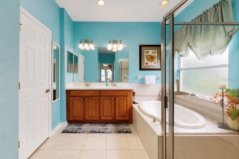 House in Ruskin, Florida 5 bedrooms, 291.34 sq.m. № 2148193 - photo 30
