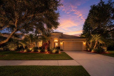 House in Ruskin, Florida 5 bedrooms, 291.34 sq.m. № 2148193
