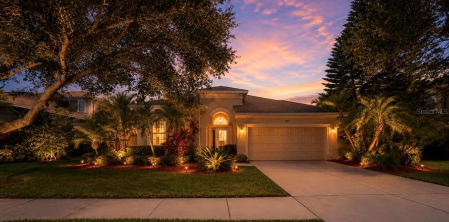 House in Ruskin, Florida 5 bedrooms, 291.34 sq.m. № 2148193