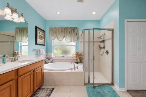 House in Ruskin, Florida 5 bedrooms, 291.34 sq.m. № 2148193 - photo 29