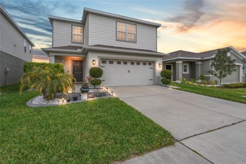 Casa en Land O' Lakes, Florida 4 dormitorios, 201.51 m2 № 2220394
